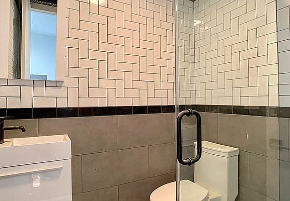 3rd image of 425 S 5th St #3F