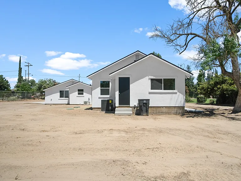 13619 Peach Ave — Photo 7