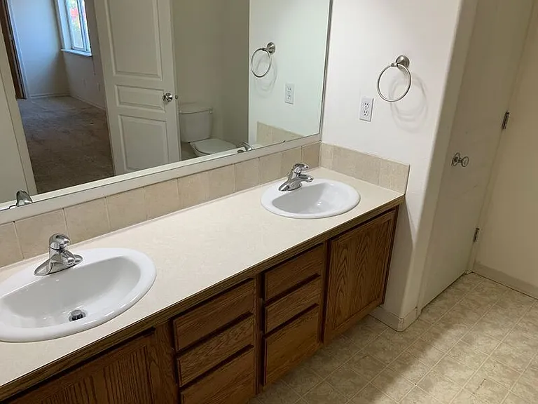5708 Ochoco Ln — Photo 12