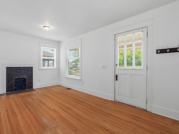 3rd image of 2315 Linden Ave #1