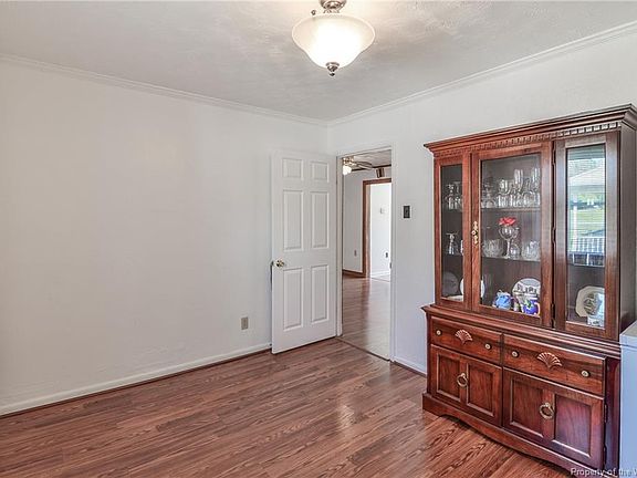 5th image of 127 Magruder Ave