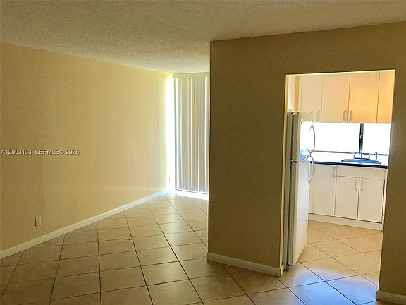 4th image of 17121 N Bay Rd #720