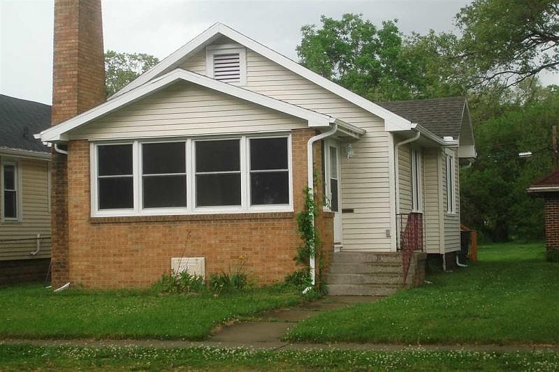 1st image of 1108 W Blaine Ave