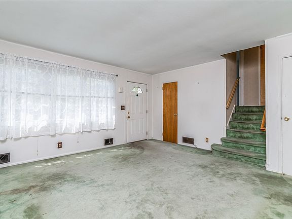 3rd image of 117 Pequot Ln