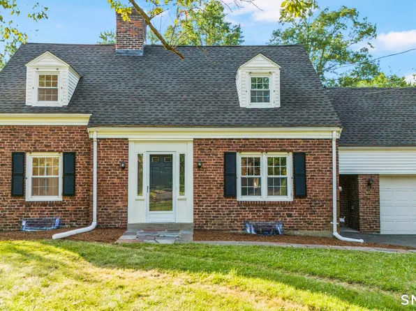 282 Tunxis Road, West Hartford, CT 06107