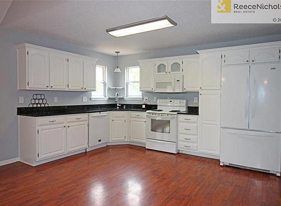 Granite Countertops and All Appliances Stay!