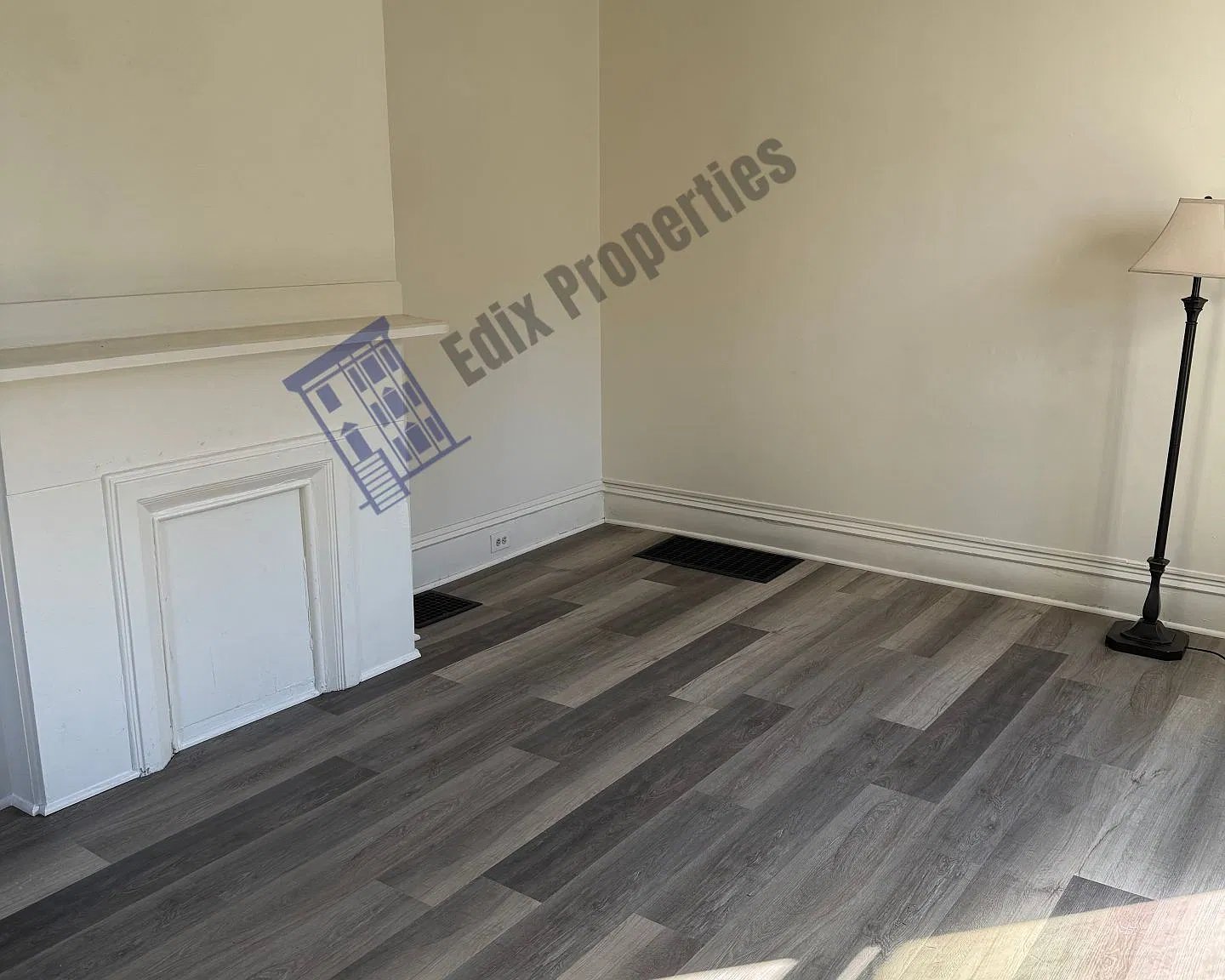 Studio Apartment with Flexible Layout All Utilities Included $800/Month — Photo 1