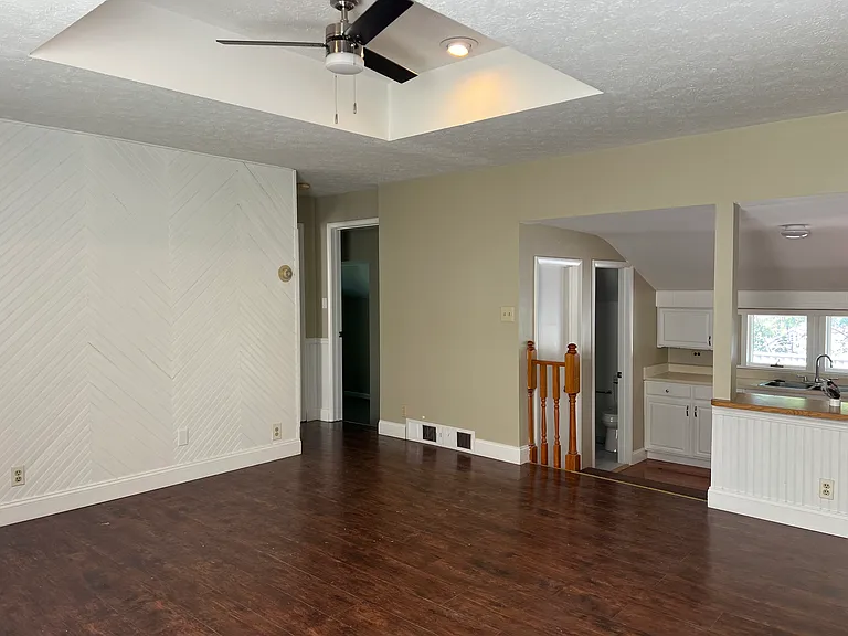 12 Hillcrest Ave — Photo 5