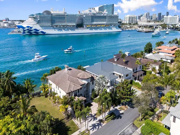 1965 SE 21st Avenue, Fort Lauderdale, FL 33316