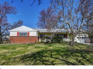 9 Gloucester Ln, Ewing, NJ 08618