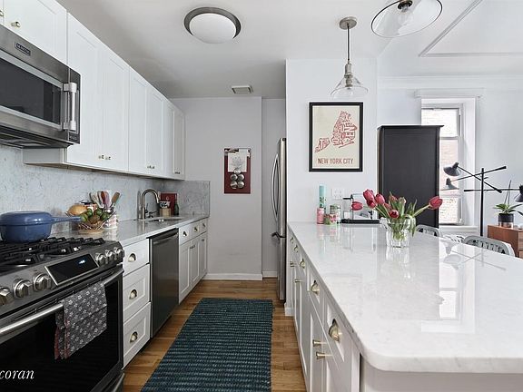 2nd image of 274 Saint Johns Pl APT 2B