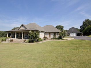 17 Petty Ln, Trenton, TN 38382
