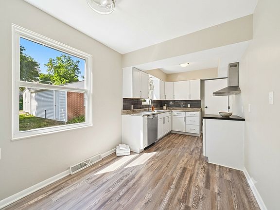 5th image of 170 Akers Ave