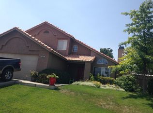 905 Elm St, Tehachapi, CA 93561