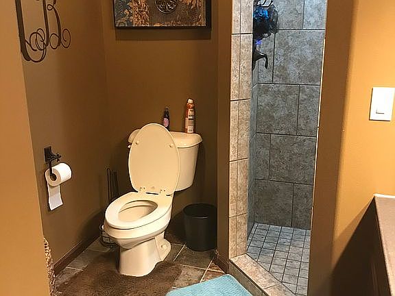 Master bedroom bathroom