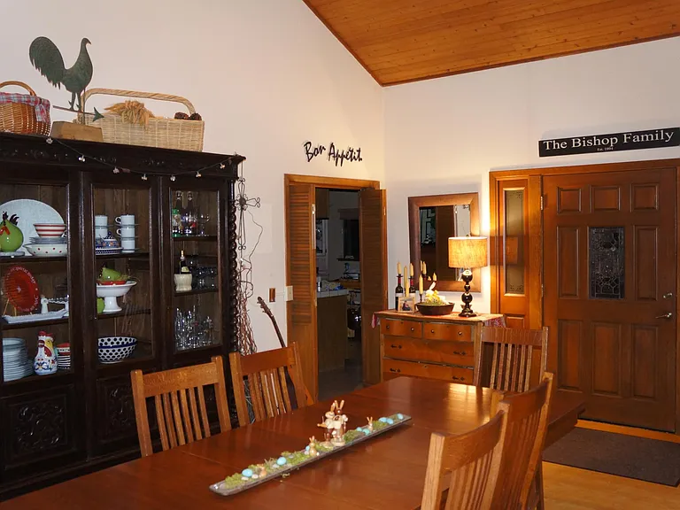 457 Russell Blvd — Photo 3