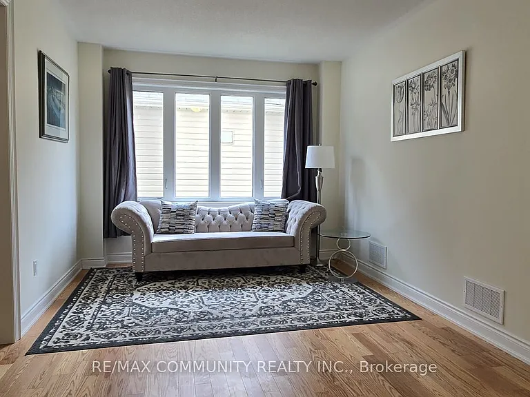 15 Hancock Cres — Photo 9