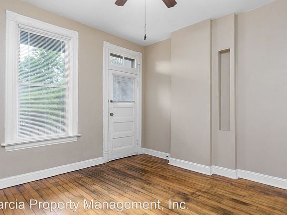 3rd image of 4963 Arsenal St #8858715