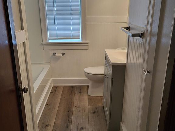 4th image of 507 Hoover Ave #A