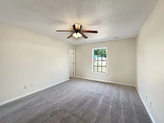4th image of 411 Faulkner Dr #B