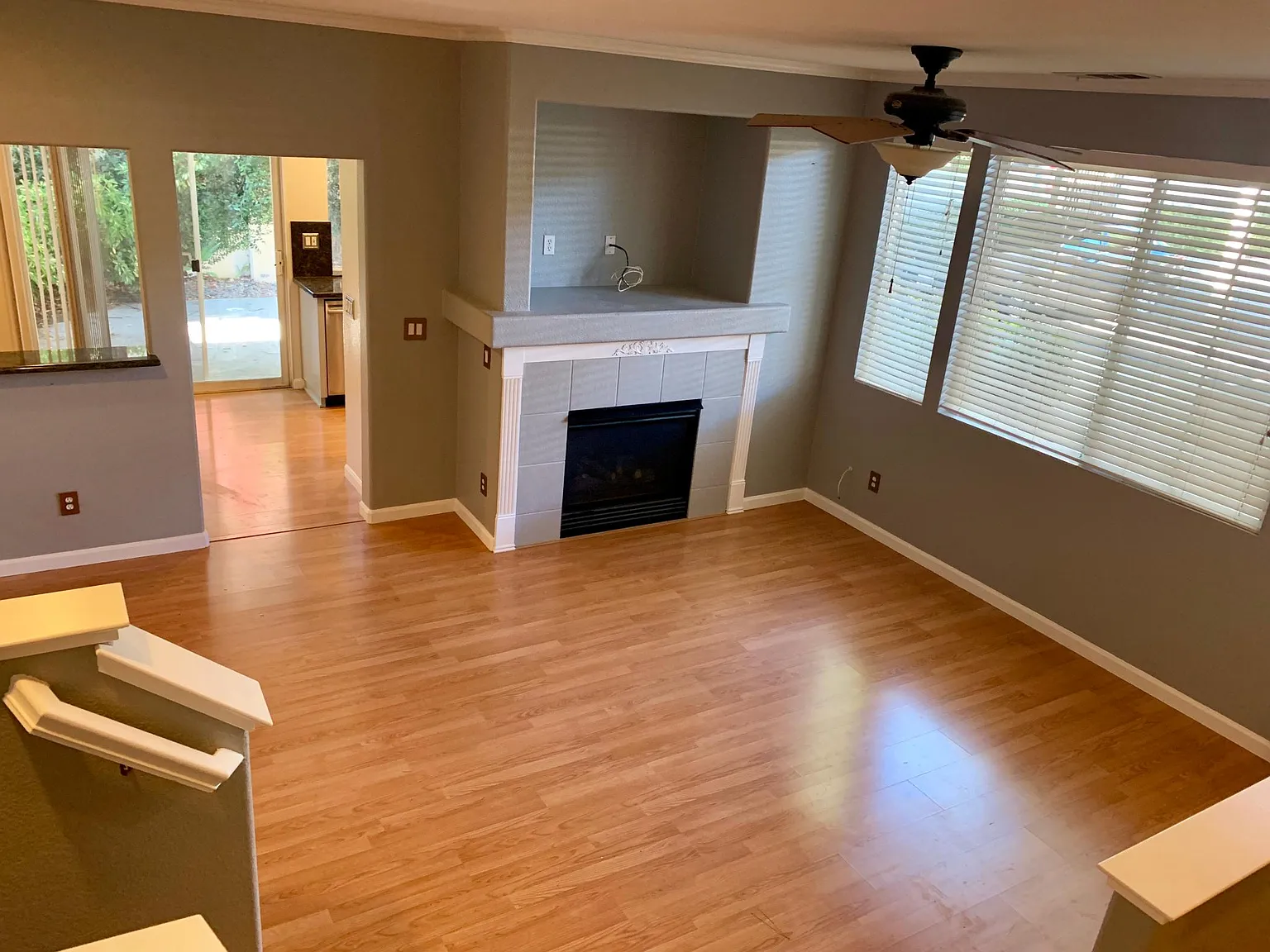 379 Oleander Dr — Photo 2