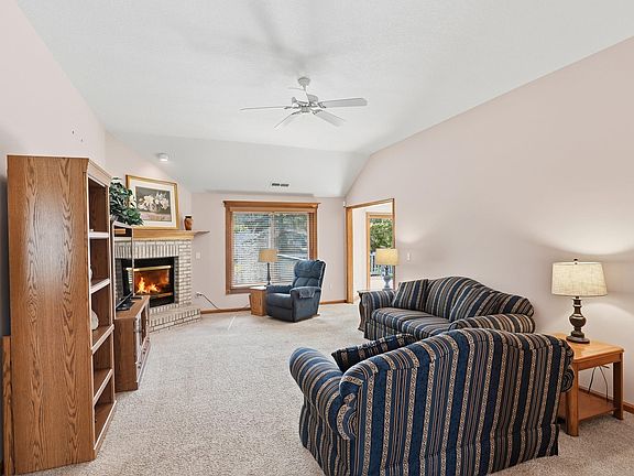 4th image of 2617 Sugar Tree Dr