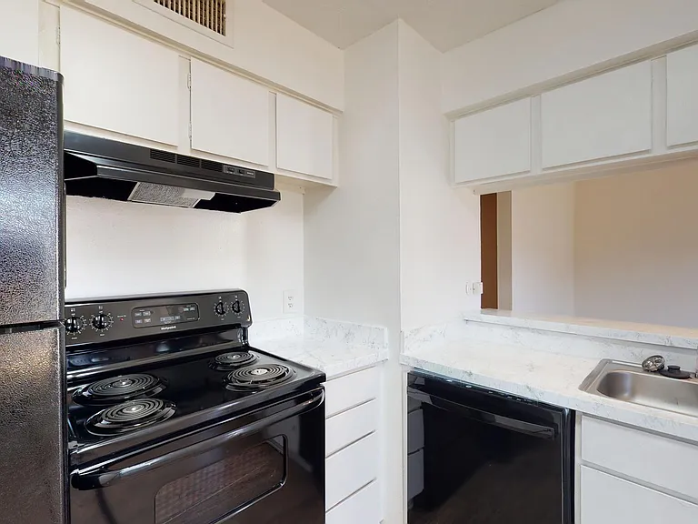 Addison Apartments at the Park — Photo 119