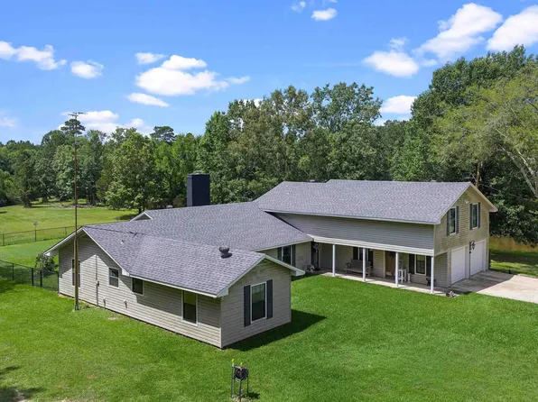 1388 County Road 3150, De Berry, TX 75639