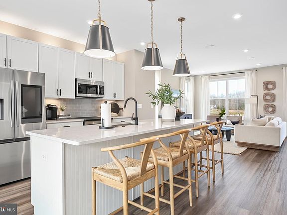 3rd image of 7724 Harlow Cir