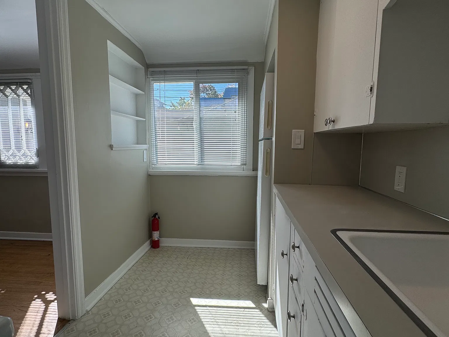 416 N Yakima Ave — Photo 2