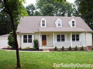 1229 Hardwood Trl, Burns, TN 37029