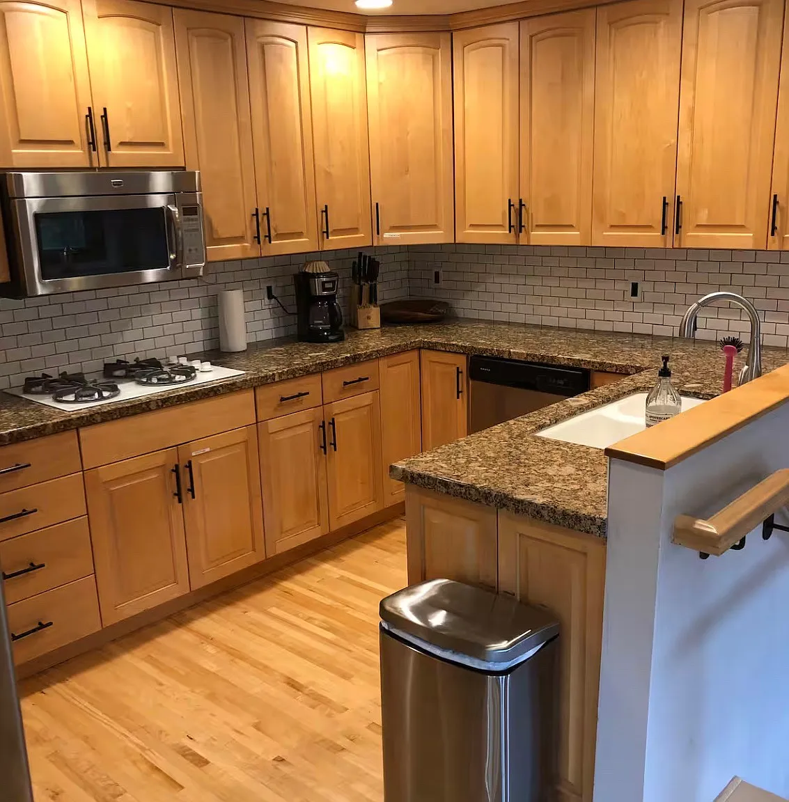 4 bed, 2526 sqft, $3,699 — Photo 3