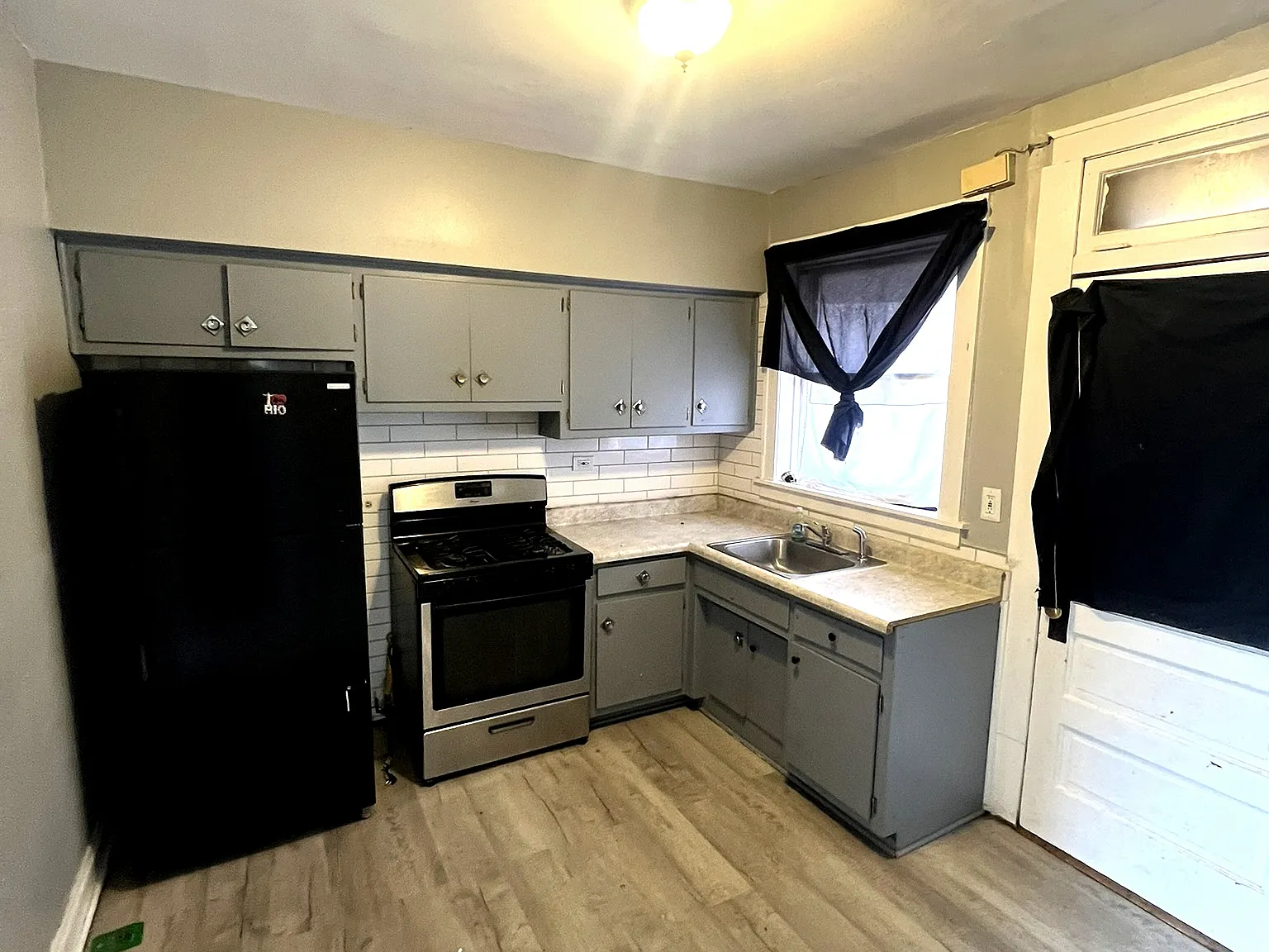 2 Bedroom Apartment — Photo 4