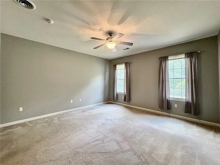 2046 Croghan Dr — Photo 10