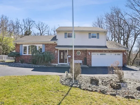 233 Cedar St, Cedar Grove Twp., NJ 07009