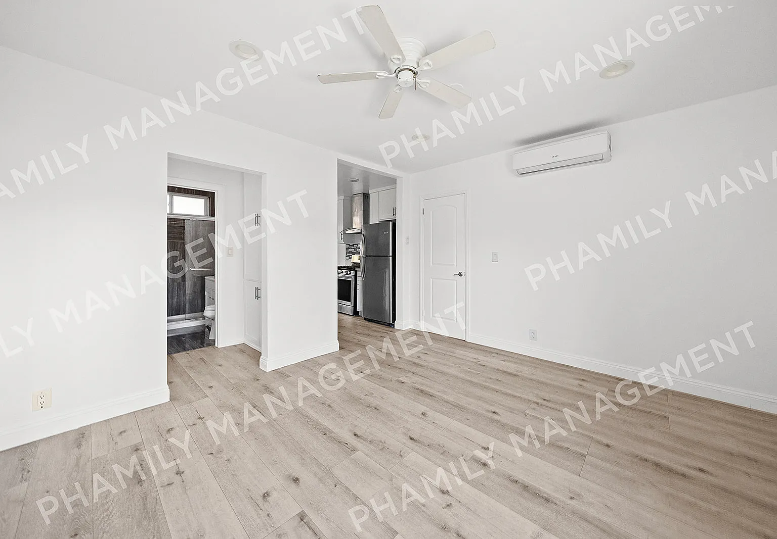 2517 W Temple St — Photo 2