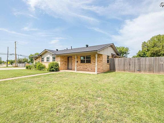 3rd image of 10 Jo Ann Cir