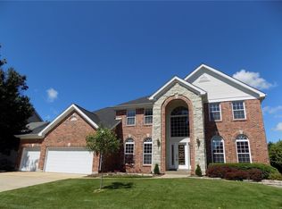 721 Summer Oak Dr, Ballwin, MO 63021