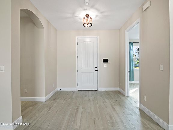 5th image of 207 Bellbrook St SE