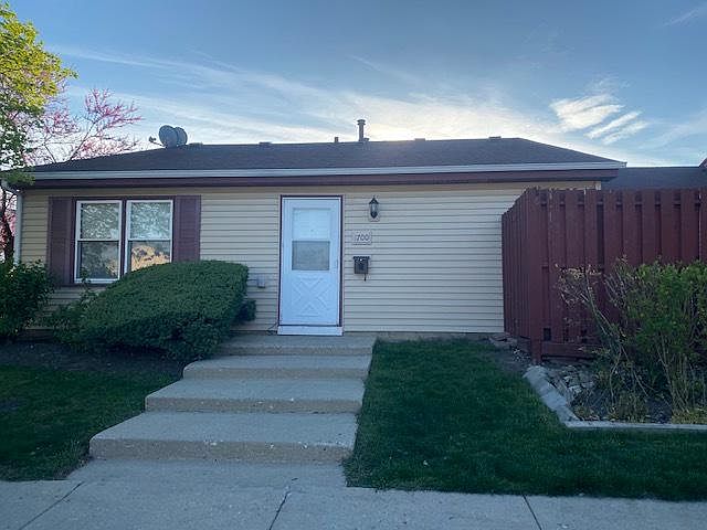 1st image of 1700 Queensbury Cir #5862
