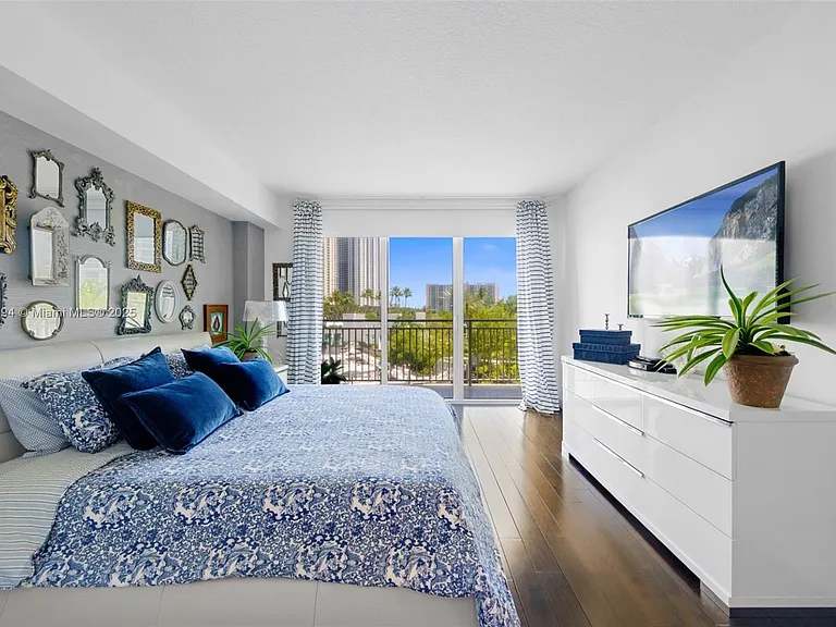 150 Sunny Isles Blvd #Townhouse 301 — Photo 15