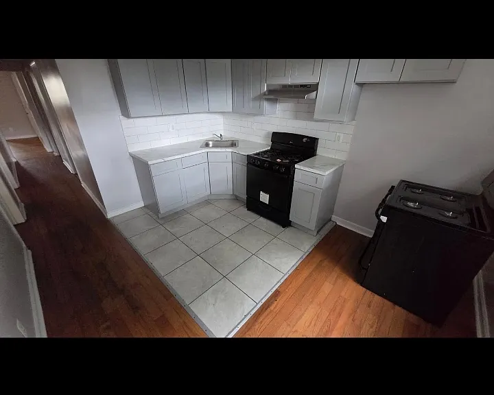 736 S 12th St #2L — Photo 11