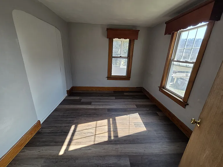 518 Meadow Ave — Photo 5