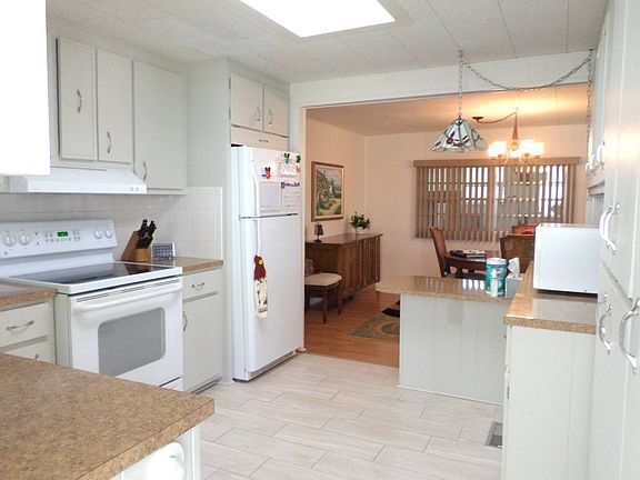 5th image of 2203 Fremont Dr