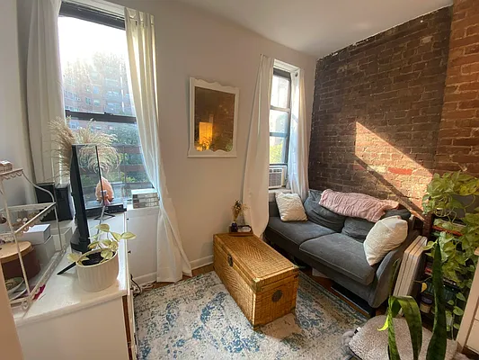 Rented by MOTION New York | media 7