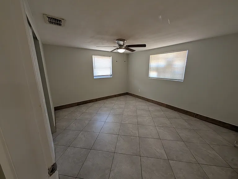 10828 Hillcrest Ave — Photo 15