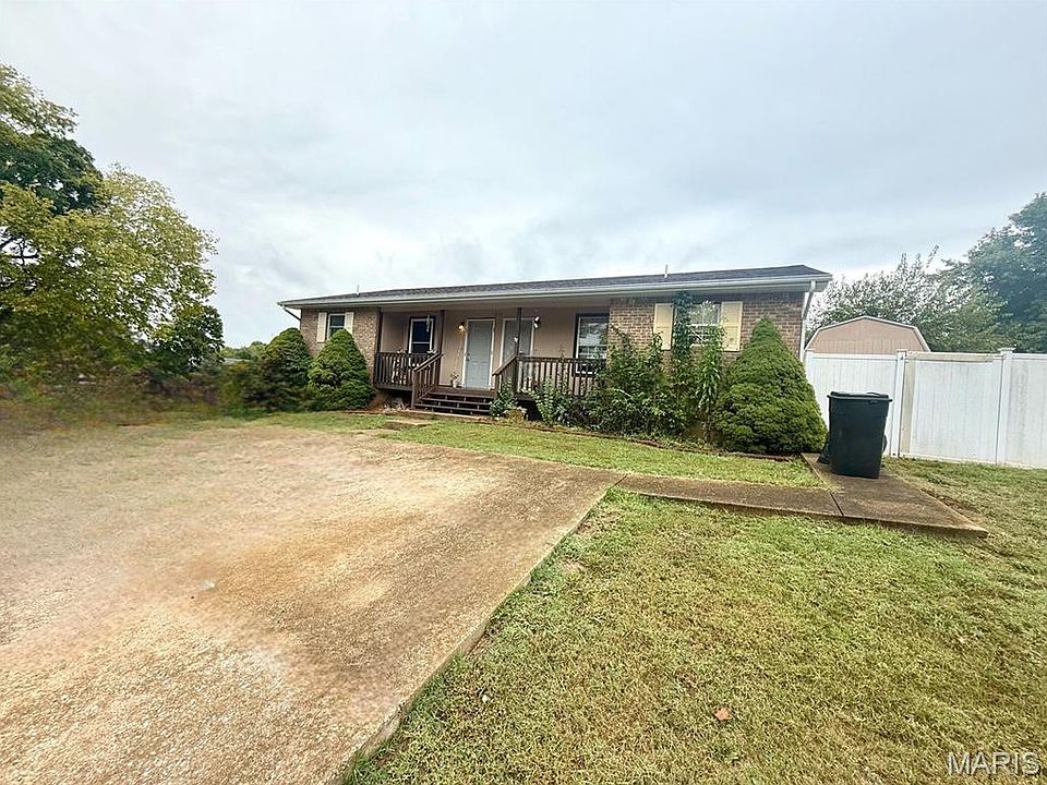 1st image of 915 Jane Dr