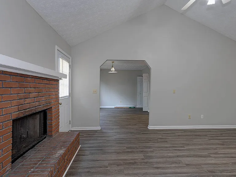 5713 Marlette Ct — Photo 4