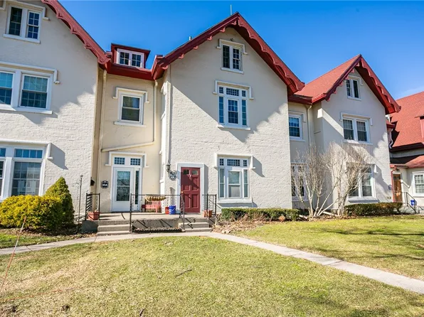 125 Grove Dr APT 9B, Canandaigua, NY 14424