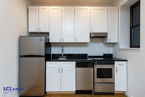 Rented by LC Lemle Real Estate Group | media 14